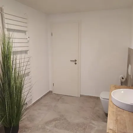 Kira Apartment *