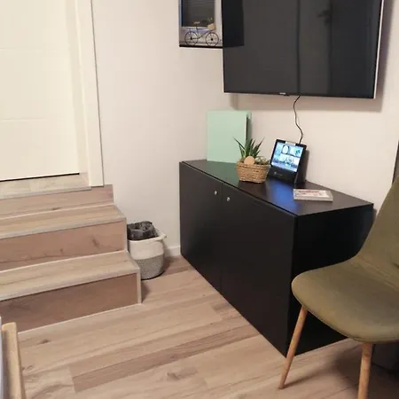 Kira Apartment *